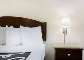 La Quinta by Wyndham Springfield South 4