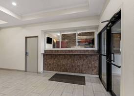 Red Lion Inn & Suites Caseyville 4