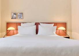 Hôtel Le Provençal - Rénové en 2025 - Bord de Mer 5