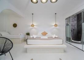 The Amethyst Exclusive Suites Oia 5