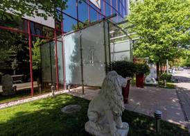 Lion's Garden Hotel 3