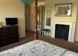 The Rowley Manor Hotel 3