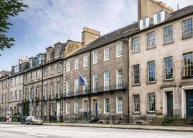 Travelodge Edinburgh Central Queen Street 4
