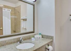 Quality Inn & Suites Bethany - Oklahoma City West 4