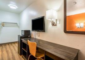 Motel 6-Lumberton, NC 5