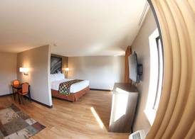 Super 8 by Wyndham Portsmouth 4