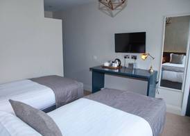 The Royal Hotel 4