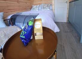 Beautiful and Cosy Garden Pod Saintives 5