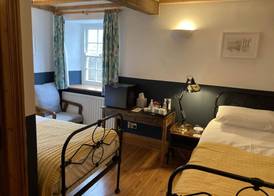 Riverside Bed & Breakfast 5