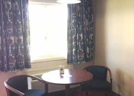 Dollinger's Motor Inn 4
