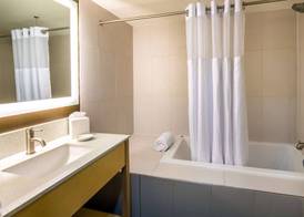Red Lion Inn and Suites Everett 4