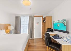 Airlie Beach Hotel 4
