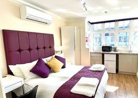 Crompton Guest House 3