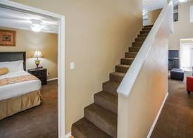 The Townhouses 5