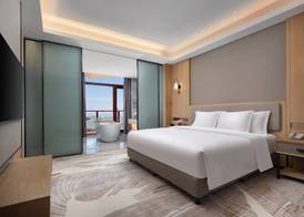 Crowne Plaza Zhoushan Seaview by IHG 4