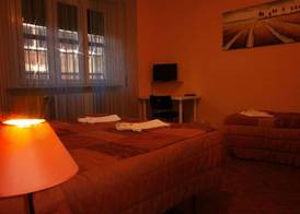 Airport Pisa Rooms 2