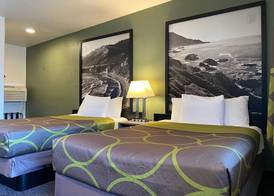 Super 8 by Wyndham Monterey 5