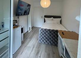 Deluxe Unterkunft in Bonn 3