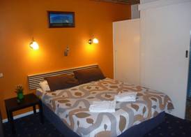 Adelaide Travellers Inn Backpackers Hostel 4