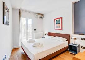 GuestHost - Piazza Santa Croce Design Apartment with Balcony 3