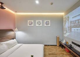 Springtime Hotel 5