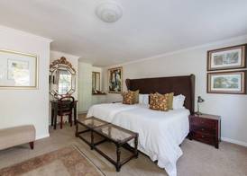 Maison Chablis Guest House 4