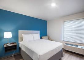 WoodSpring Suites Evansville 4