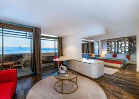 Nirvana Cosmopolitan Hotel 5