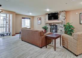 Cobblestone Hotel & Suites Pulaski/Green Bay 2