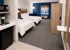 Holiday Inn Express KENEDY by IHG 5