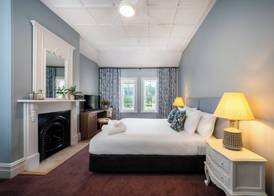The Russell Boutique Hotel 4
