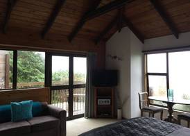 Grafton Cottage & Chalets 2