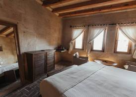 Millstone Cave Suites Hotel 4