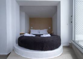 Anemos Cave Suites 4