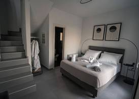 Uranides Luxury Suites 4