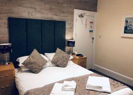 Membly Hall Hotel 4