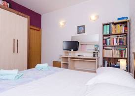 Leo's Room 5