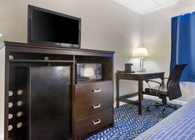Econo Lodge Hicksville - Long Island 5