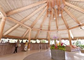 Bluewater Maribago Beach Resort 2