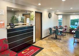 Econo Lodge Inn & Suites Corning Travel Center 2