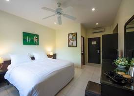 Lokal Phuket "Former K-Hotel" - SHA Extra Plus 3