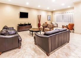Ramada by Wyndham College Station 2