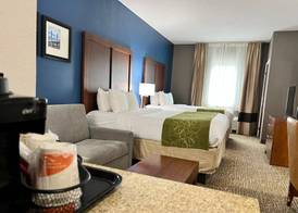 Comfort Suites Louisville East 5