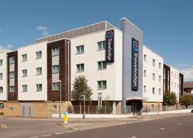 Travelodge Bracknell Central 5