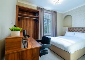 Uno Thames Hotel 3