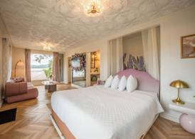 The Florentine Waterfront Hotel 2