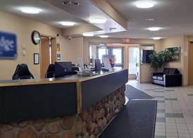 Travelodge by Wyndham Lacombe 3