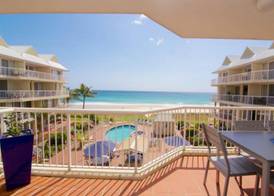 Crystal Beachfront Apartments 4