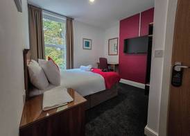 Hullywood Rooms 3