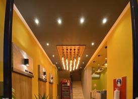 Roy Otel 4